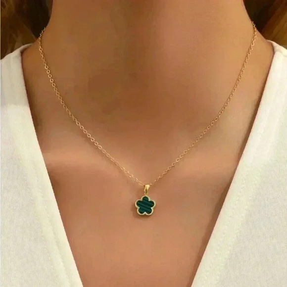 Jewelry - ⚠️Clearance Green / Blue Floral Charm Necklace Yellow Gold